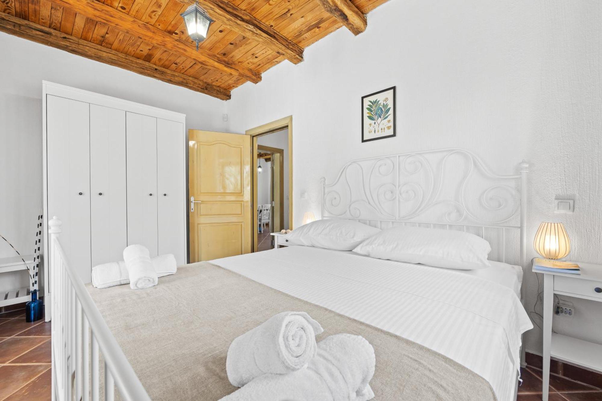 Villa Brioni With Pool By Rentistra Cabrunici Bagian luar foto